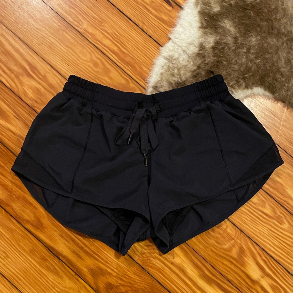 Lululemon Hotty Hot Short Low Rise 2.5” inseam